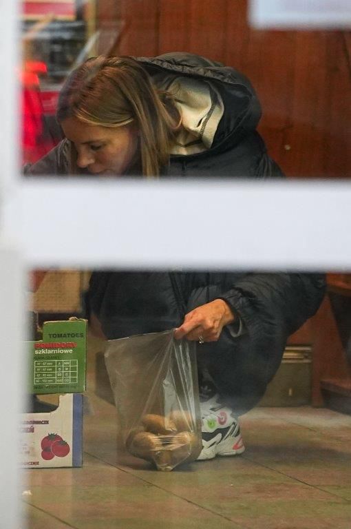 Izabela Janachowska pojechała po ziemniaki luksusowym autem