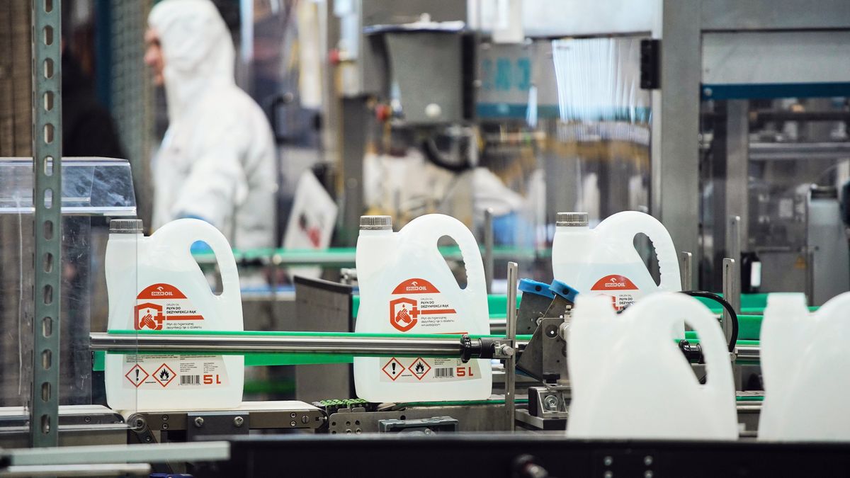 Prezes Orlenu zapowiada zwiększenie ilości produkowanego przez firmę płynu do dezynfekcji
