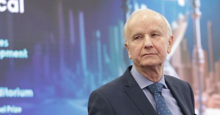 Podnieść wiek emerytalny, przeorać podatki, zarzucić CPK. B. wicepremier o tym, co powinien zrobić rząd