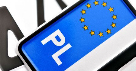 Rejestracja samochodu będzie tańsza. Zmora wielu kierowców odchodzi w zapomnienie
