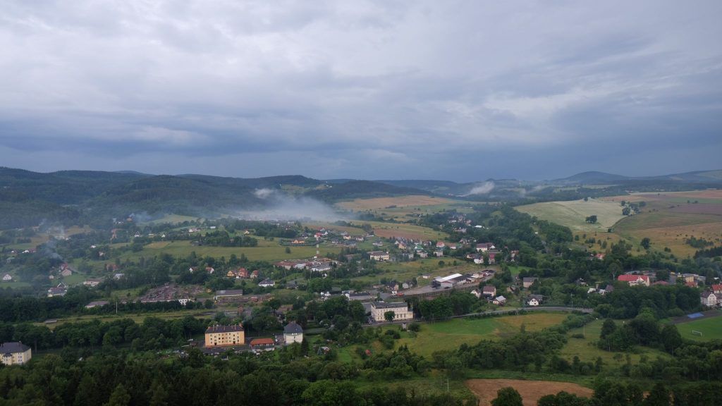 Szczytna oraz zamek "Leśna Skała"