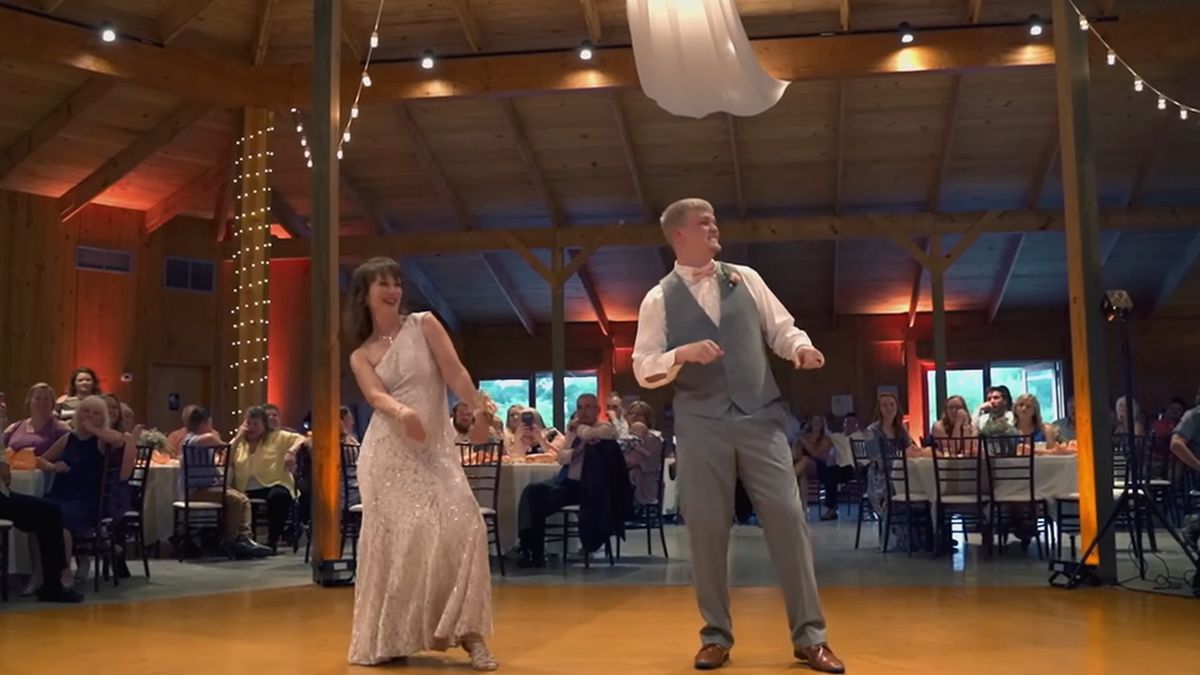 Matka i syn zrobili prawdziwą furorę. Ich występ stał się hitem sieci