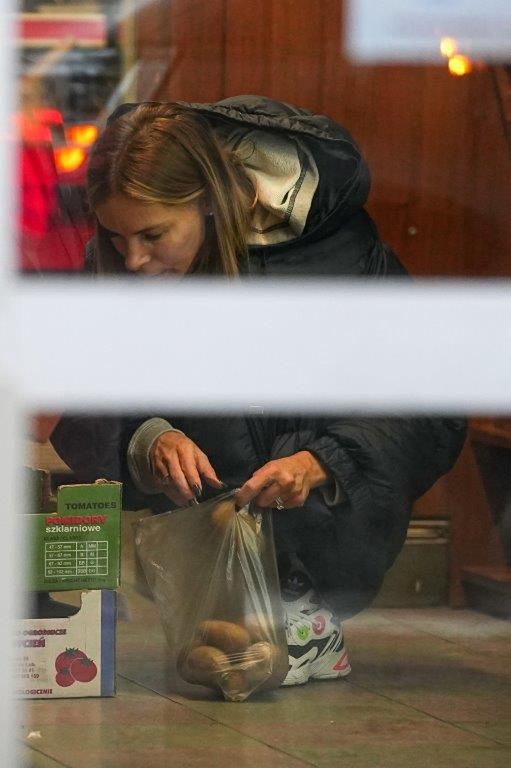 Izabela Janachowska pojechała po ziemniaki luksusowym autem