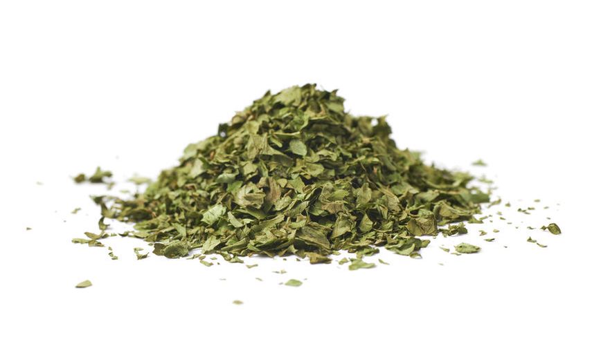 Suszony liść kolendry