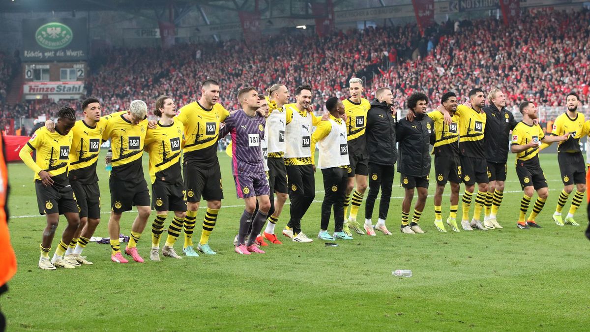 Getty Images / Photo by Sebastian El-Saqqa - firo sportphoto/Getty Images / Na zdjęciu: piłkarze Borussii Dortmund