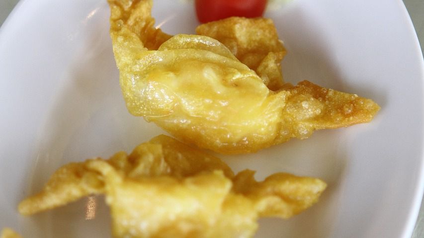 Mrożone chińskie pierożki z wieprzowiną i warzywami