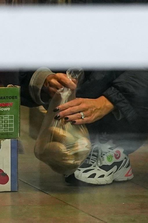 Izabela Janachowska pojechała po ziemniaki luksusowym autem