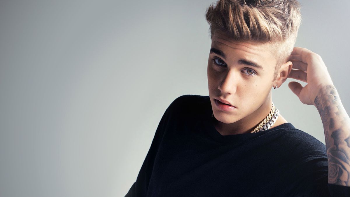 Justin Bieber jest gwiazdą muzyki pop i R&B, a także laureatem Nagrody Grammy (2015)