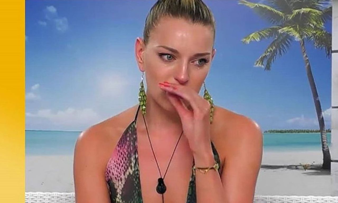 Oliwia z "Love Island" pokazała się w bieliźnie. Miała pomóc kobietom. Fanki ruszyły do ataku