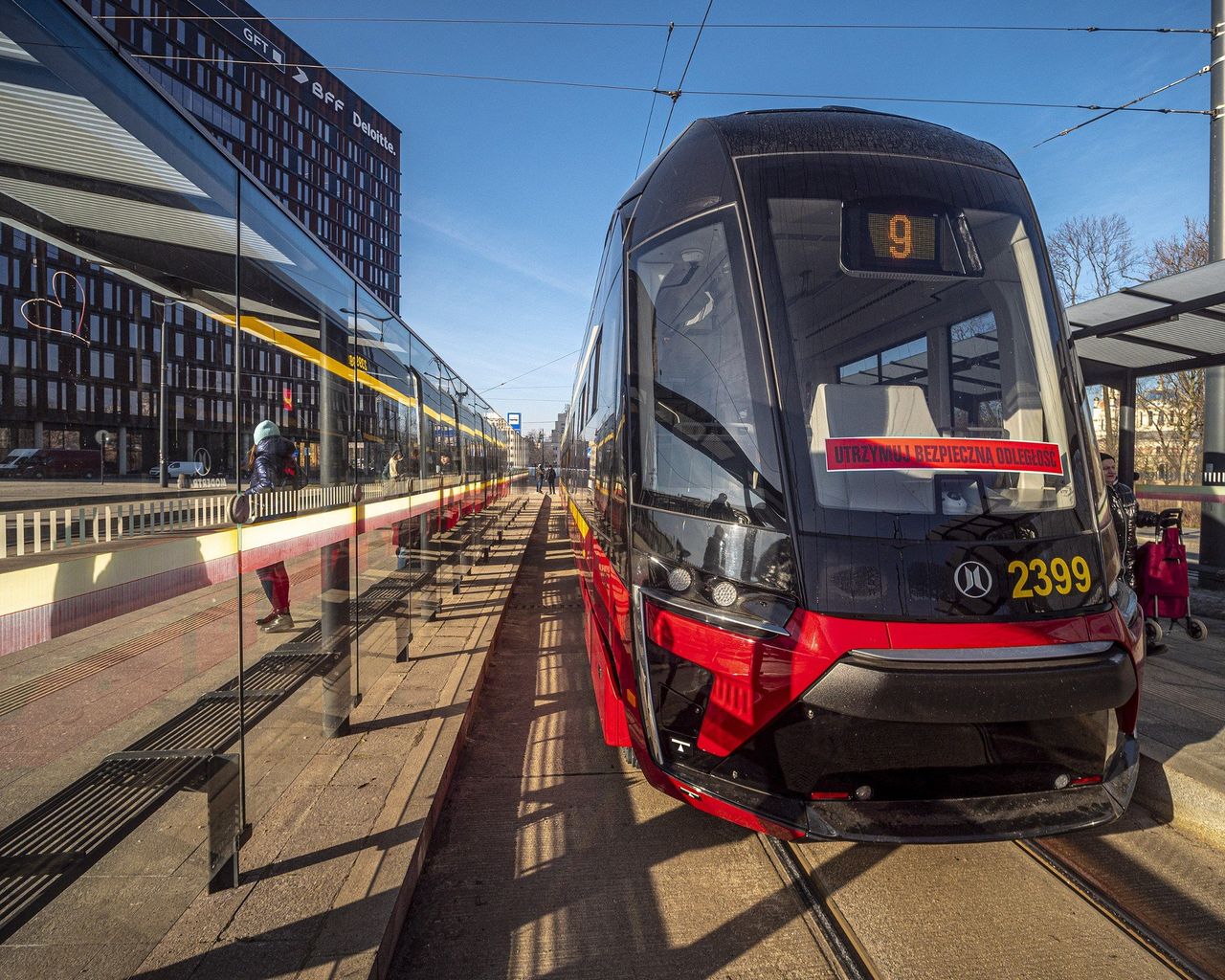 Pasażerowie MPK tracą cierpliwość. Kiedy tramwaje 9 i 18 wrócą na Narutowicza? „Płacimy za migawki i musimy chodzić pieszo"