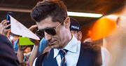Robert Lewandowski z plecakiem za 12 tysięcy złotych, a Anna Lewandowska tylko w... Tak prezentowali się na lotnisku [ZDJĘCIA]