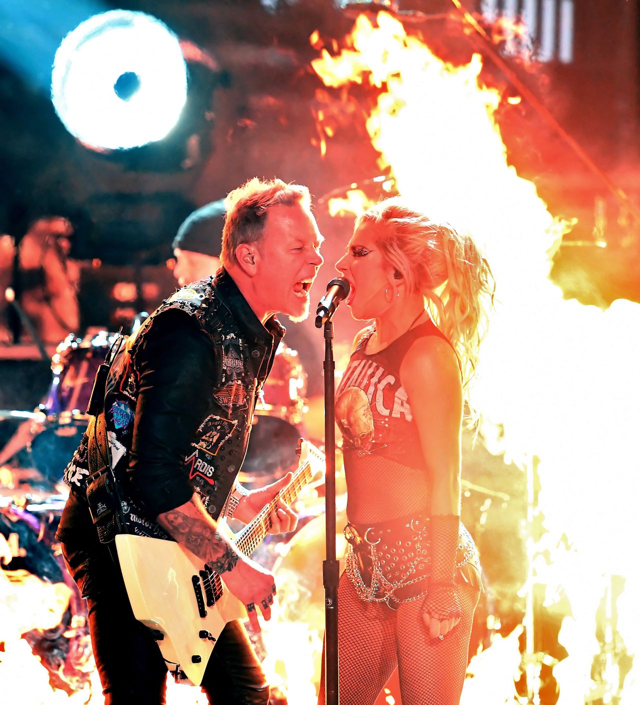 Wpadka na Grammy 2017. Lady Gaga uratowała występ Metalliki. James Hetfield wściekły