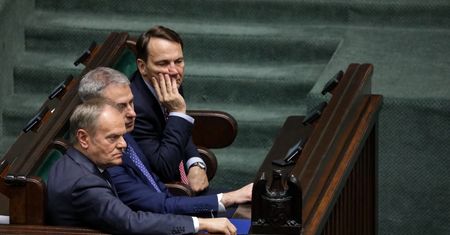 Gorąco w Sejmie. Donald Tusk do posła PiS: "Pajac"