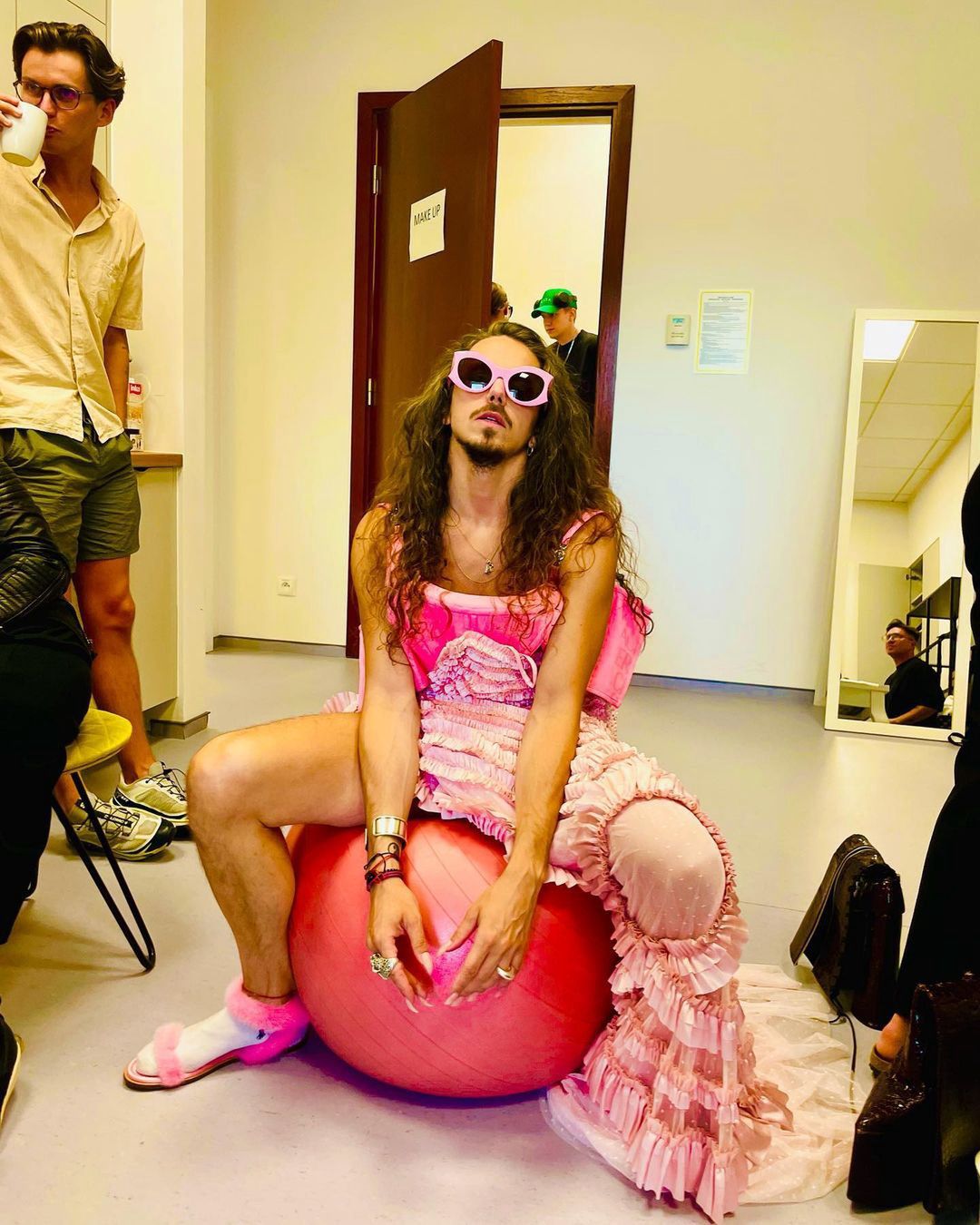 Michał Szpak jako lalka Barbie