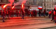 Marsz Niepodległości 2019 w oparach smogu z rac. Wykryły to czujniki jakości powietrza
