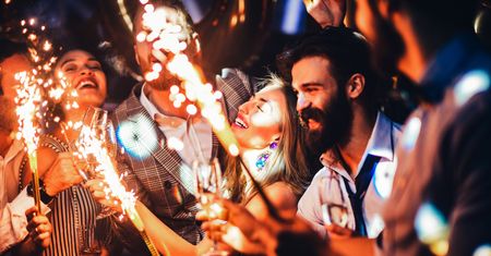 Życzenia na Nowy Rok 2019 – krótkie życzenia SMS dla znajomych oraz rodziny. Zabawne oraz poważne życzenia na Nowy Rok 2019