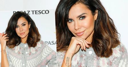 Natalia Siwiec w Pasażu TESCO pojawiła się w świątecznym sweterku. Nas zachwyciła tak samo, jak jej buty