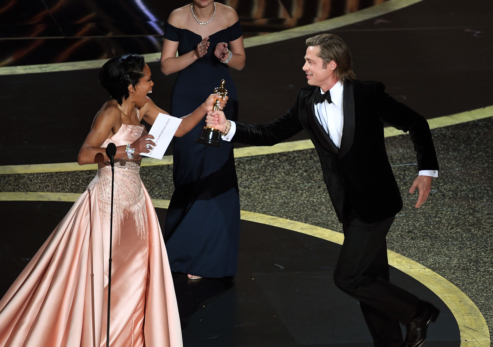 Brad Pitt odebrał nagrodę w kategorii aktor drugoplanowy