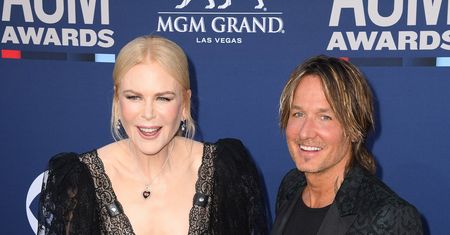 Nicole Kidman na rozdaniu nagród ACM. Postawiła na głęboki dekolt