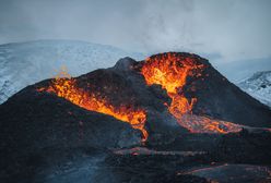 Islandia. Wleciał dronem do wulkanu podczas erupcji. Wideo hitem w sieci