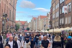 Tłumy turystów w Gdańsku. "Tworzą się korki, nie da się przejść"