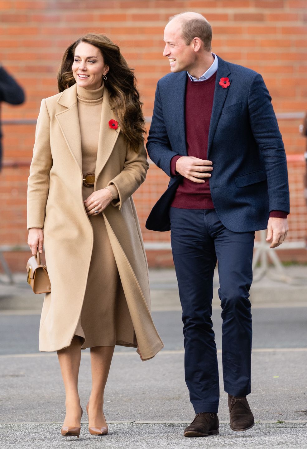 Szykowna Kate Middleton w kamelowym "total looku" dba z księciem Williamem o zdrowie psychiczne brytyjskiej młodzieży