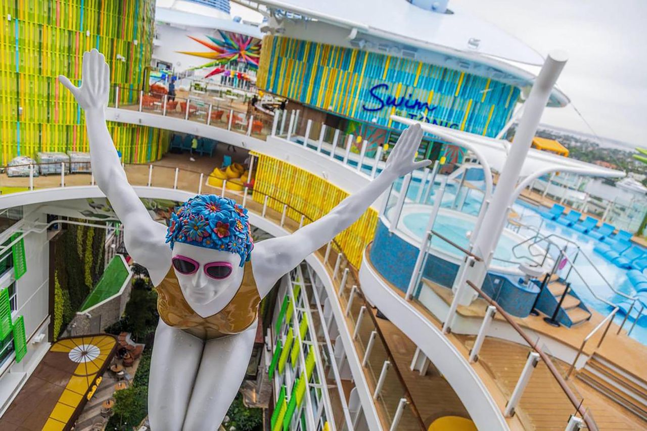 "Icon of the Seas" offers guests, among other things, a water park on board.