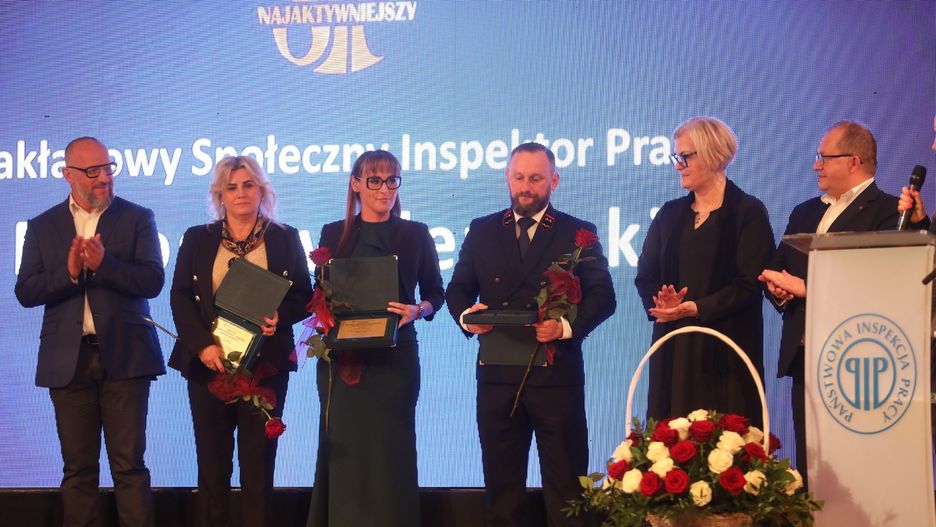 Podczas uroczystości nagrodzono osoby, które w szczególny sposób przyczyniają się do poprawy warunków pracy, propagowania zasad bezpieczeństwa i higieny pracy oraz budowania kultury bezpieczeństwa w środowisku zawodowym. Laureaci poszczególnych konkursów będą reprezentowali woj. śląskie w etapie centralnym, w którym nagrody przyznaje Główny Inspektor Pracy.