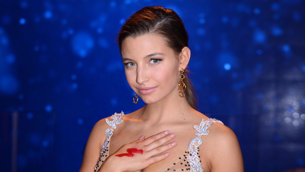 Julia Wieniawa zbija kokosy mimo pandemii