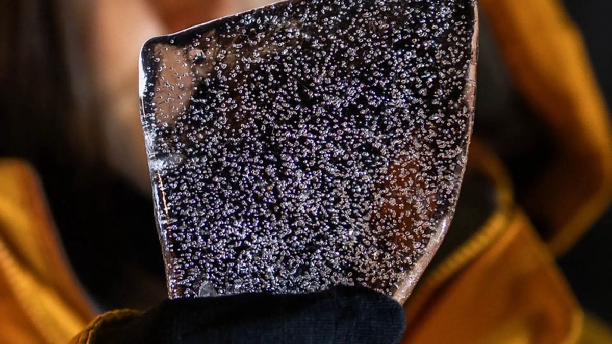 Bryła lodu wydobyta z głębokości 3,2 km to źródło informacji o dawnym klimacie