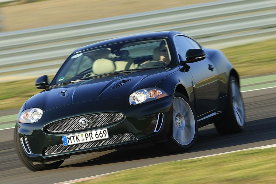 Jaguar XKR (źródło: Auto Motor und Sport)
