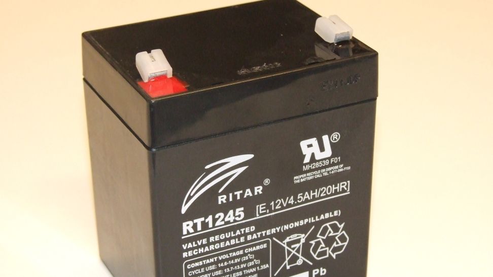 Jak ładować akumulator żelowy, by służył nam najlepiej? Podpowiadamy 1