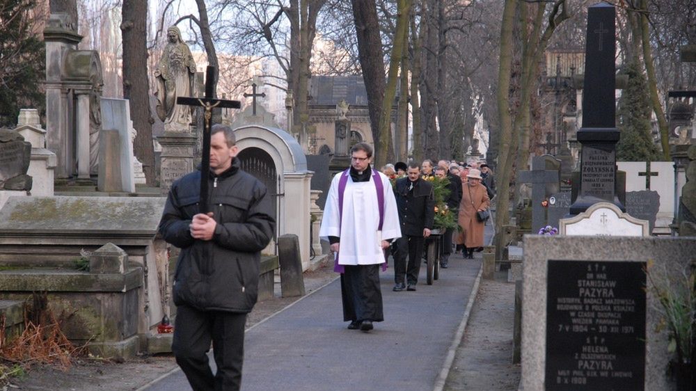 Szacuje się, że w Polsce działa 2,5 tys. zakładów pogrzebowych. Bezpardonowo konkurują ze sobą o klientów