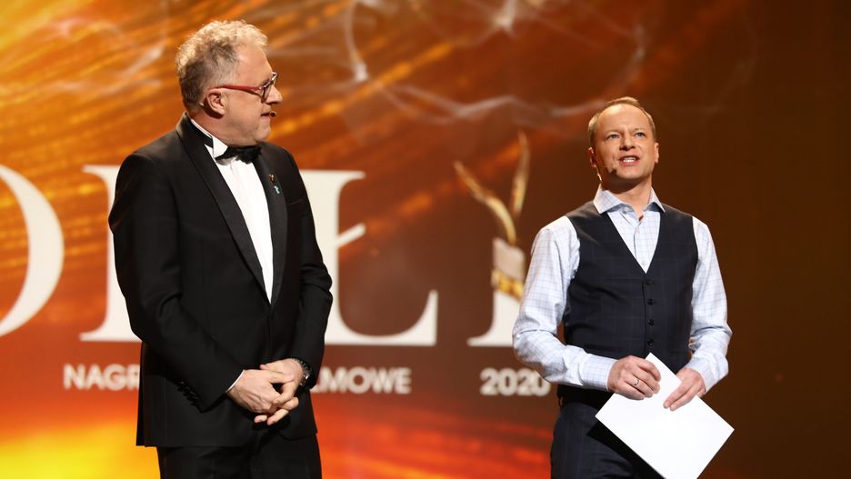 Orły są polskim odpowiednikiem Oscarów. Maciej Stuhr jako prowadzący galę (po prawej), obok Dariusz Jabłoński, prezydent Polskiej Akademii Filmowej