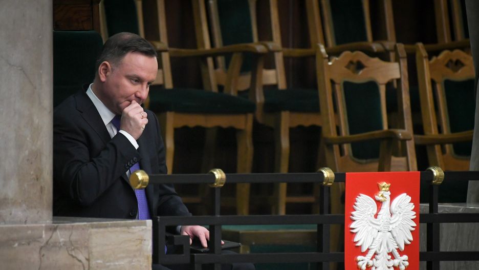 Według tajnego sondażu, prezydent  Andrzej Duda miałby minimalnie przegrać z Małgorzatą Kidawą-Błońską