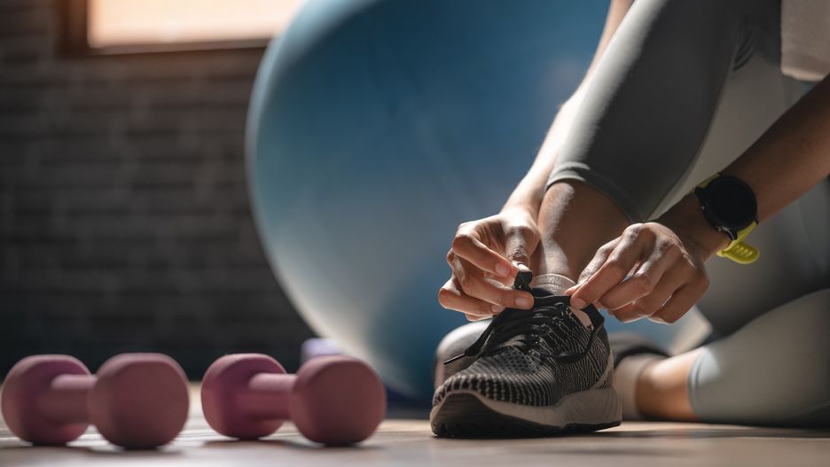 Siłownie i kluby fitness są otwarte. Jak teraz wyglądają ćwiczenia?