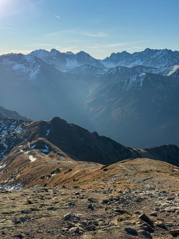 Halny uderza w tatry.