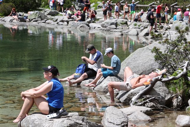 Morskie Oko. Tłumy szturmują górskie szlaki