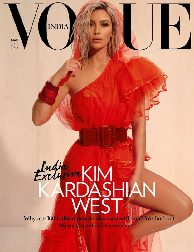 Kim Kardashian pozdrawia z okładki "Vogue'a" Pudelek