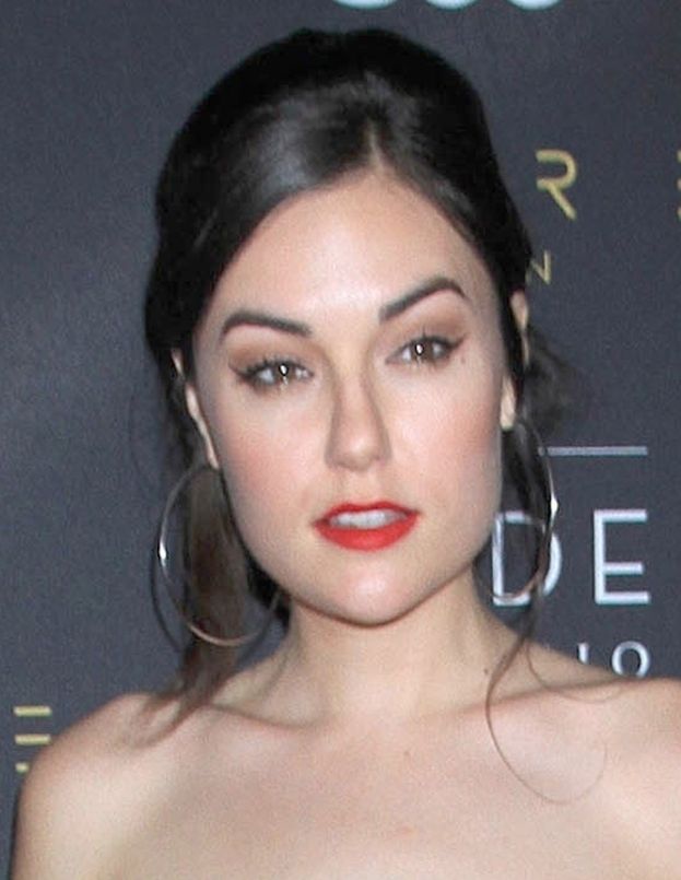 Sasha Grey W Lateksie Wdziczy Si Na Cian