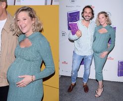 Radosna Lara Gessler w obcisłej sukience podkreślającej WIELKI, ciążowy brzuch promuje książkę swojego autorstwa (ZDJĘCIA)