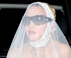 Rozgogolona Madonna z welonem na opuchniętej twarzy pędzi na afterparty po gali VMA (ZDJĘCIA)