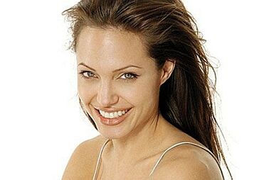 Angelina Jolie urodziła!