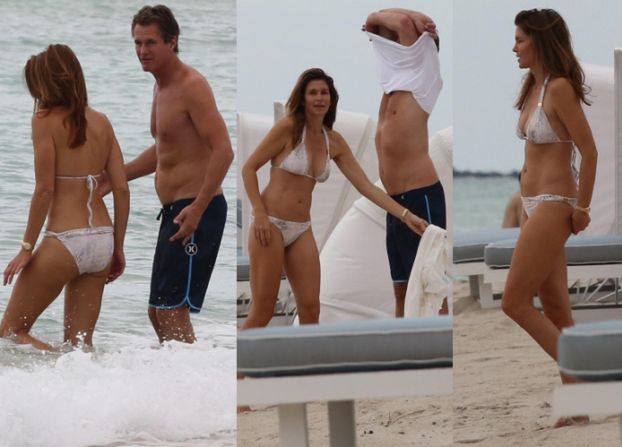 49-letnia Cindy Crawford na plaży w Miami (ZDJĘCIA)