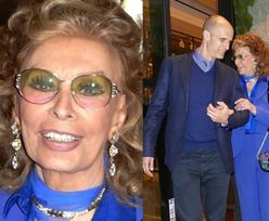 Sophia Loren w królewskim błękicie je kolacje z synem w greckiej restauracji (ZDJĘCIA)