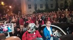 Tłum zablokował Mateusza Kijowskiego