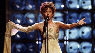 Szokujące wyniki sekcji zwłok Whitney Houston. Gwiazda nie miała 11 zębów i nosiła perukę przyszytą do jej własnych włosów