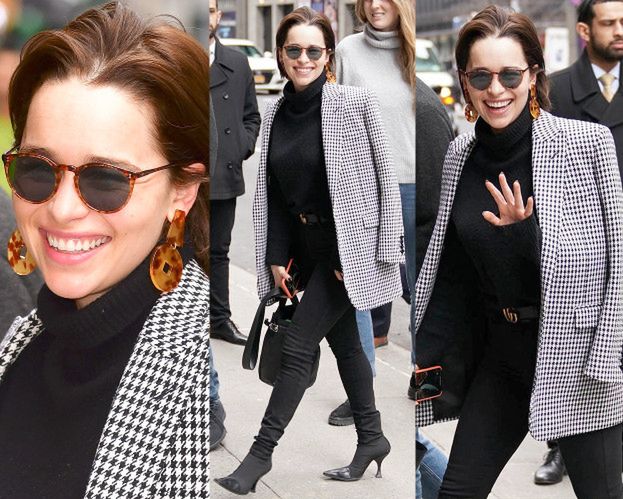 Emilia Clarke prezentuje nową fryzurę na nowojorskim chodniku