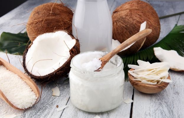 Zniszczonym włosom na ratunek - olej kokosowy