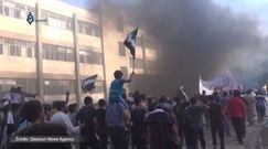 Gęsty dym nad Aleppo. Mieszkańcy palą opony, żeby utrudnić naloty